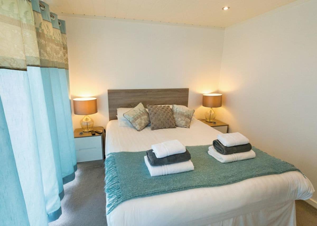 Fishguard Bay Resort Llanllawer Exterior photo